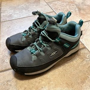 Keen Big Kids Targhee Waterproof Shoe Size 2